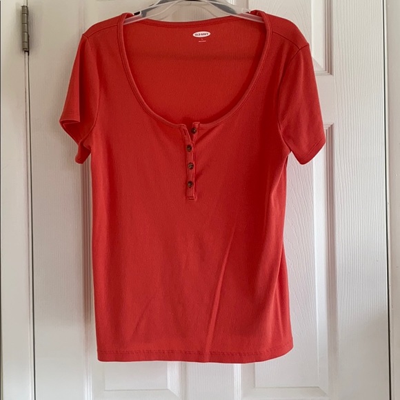 Old navy top - Picture 1 of 2